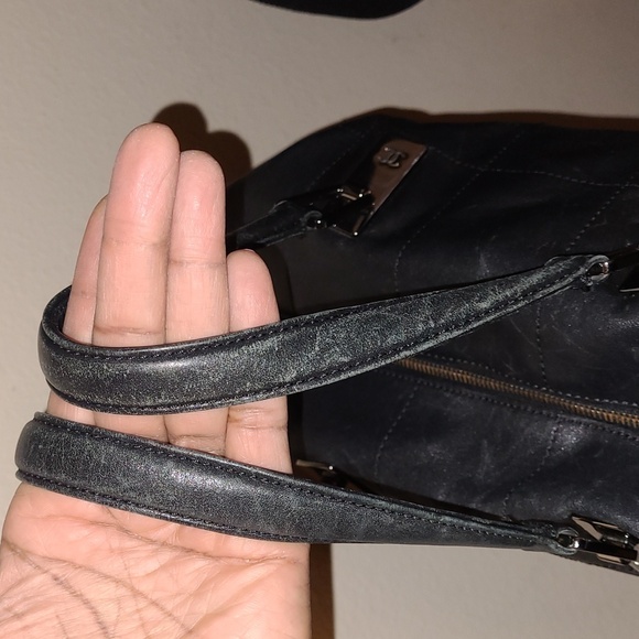 💕💯Authentic Chanel Square Stitch CC Boston Bag Quilted Leather💕 - Picture 3 of 17